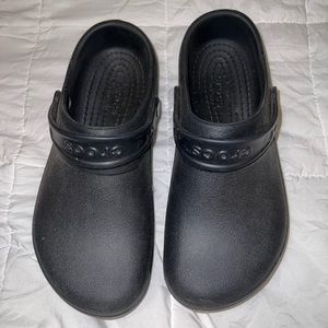 BLACK CROCS